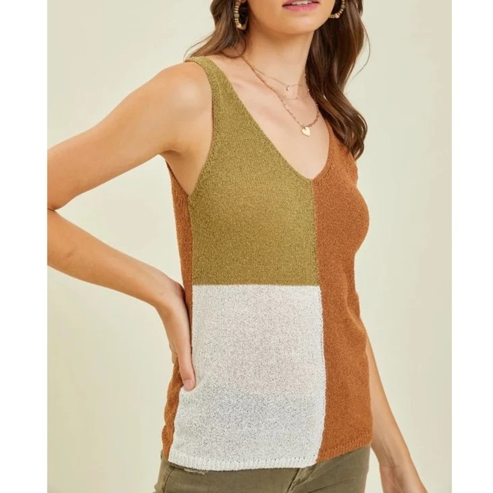 NWT Knit Colorblock Textured Tank Top (Sizes S, M, L)